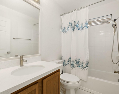218 Altamont St - Photo Thumbnail 17
