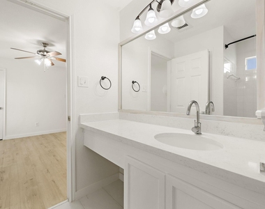 218 Altamont St - Photo Thumbnail 12
