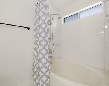 218 Altamont St - Photo Thumbnail 14