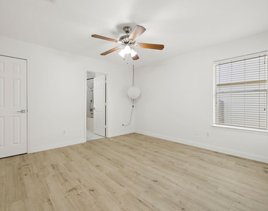 218 Altamont St - Photo Thumbnail 10