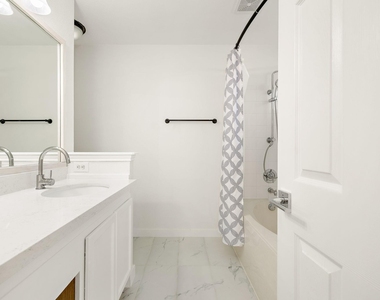 218 Altamont St - Photo Thumbnail 13