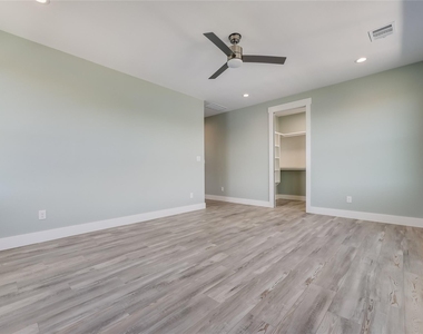 20502 Bonanza St - Photo Thumbnail 4