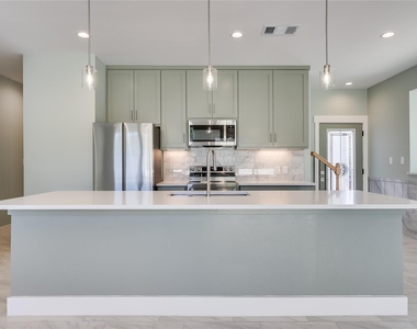 20502 Bonanza St - Photo Thumbnail 1