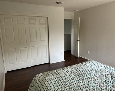 608 Trail Dust Dr - Photo Thumbnail 16