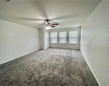 608 Trail Dust Dr - Photo Thumbnail 9