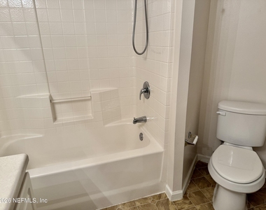 4035 Grande Vista Boulevard - Photo Thumbnail 10