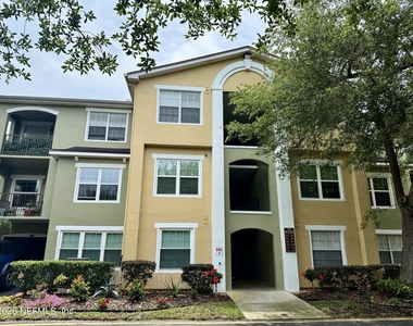 4035 Grande Vista Boulevard - Photo Thumbnail 1