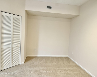 4035 Grande Vista Boulevard - Photo Thumbnail 4