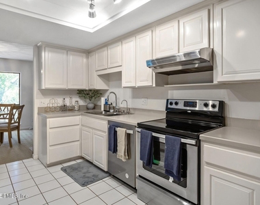 8012 Hollyridge Road - Photo Thumbnail 3