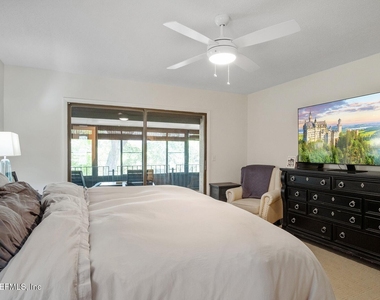 8012 Hollyridge Road - Photo Thumbnail 9