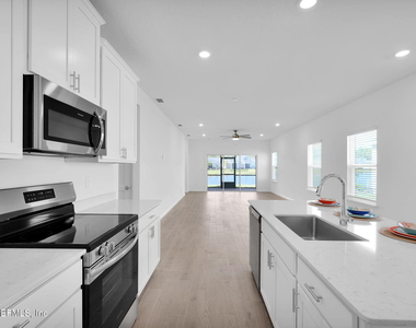 302 Lake Sinclair Street - Photo Thumbnail 9