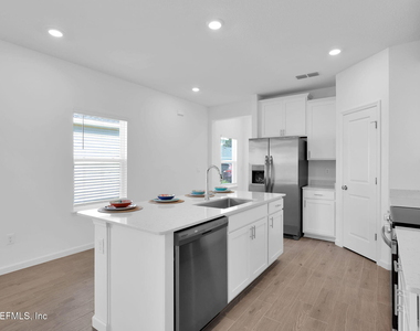 302 Lake Sinclair Street - Photo Thumbnail 8
