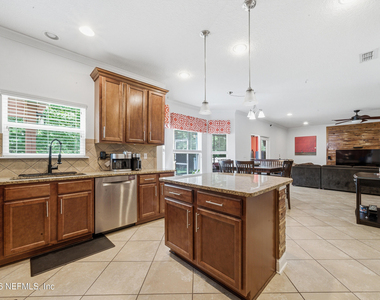 705 W Kings College Drive - Photo Thumbnail 10