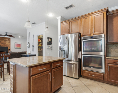 705 W Kings College Drive - Photo Thumbnail 11