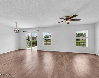 10281 Magnolia Hills Drive - Photo Thumbnail 7
