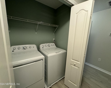 8224 Halls Hammock Court - Photo Thumbnail 15