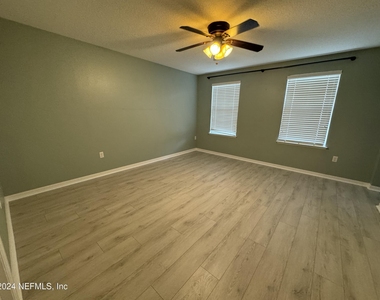 8224 Halls Hammock Court - Photo Thumbnail 8
