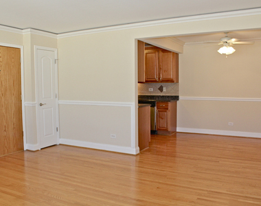 5029 N East River Road - Photo Thumbnail 5