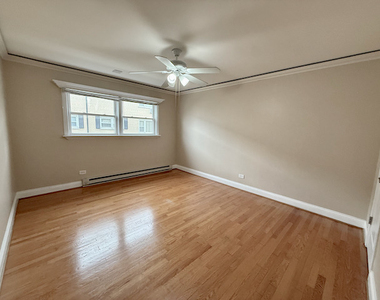 5029 N East River Road - Photo Thumbnail 9