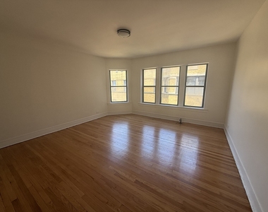 7351 N Damen Avenue - Photo Thumbnail 6