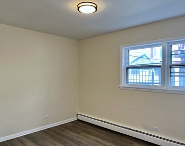 5849 S Francisco Avenue - Photo Thumbnail 2