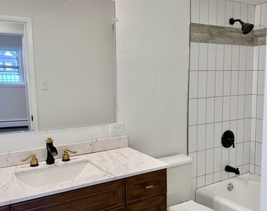 5849 S Francisco Avenue - Photo Thumbnail 3