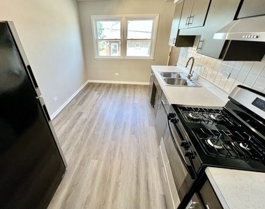 5849 S Francisco Avenue - Photo Thumbnail 1