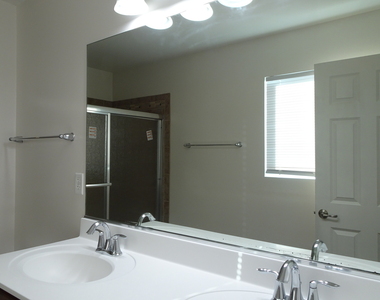 219 W Hyde Street - Photo Thumbnail 6