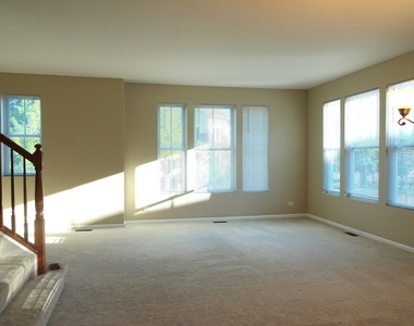219 W Hyde Street - Photo Thumbnail 2