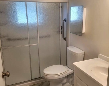 10408 Cindy Jo Avenue - Photo Thumbnail 10