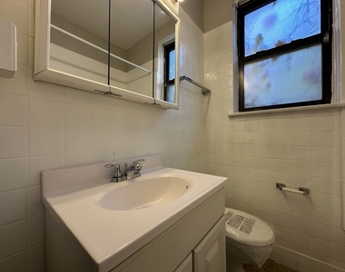661 W Sheridan Road - Photo Thumbnail 17