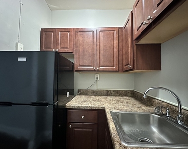 661 W Sheridan Road - Photo Thumbnail 3