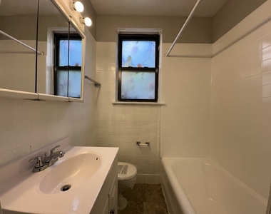 661 W Sheridan Road - Photo Thumbnail 16