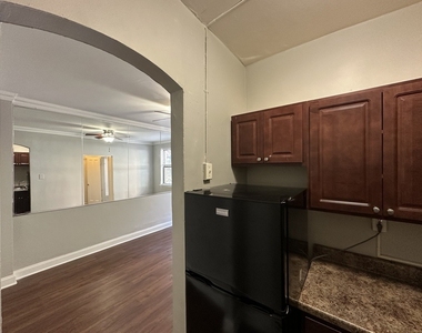 661 W Sheridan Road - Photo Thumbnail 5