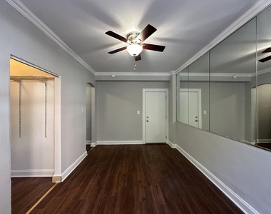 661 W Sheridan Road - Photo Thumbnail 11