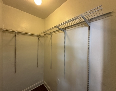 661 W Sheridan Road - Photo Thumbnail 14