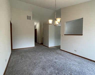 3609 Roanoke Avenue - Photo Thumbnail 9