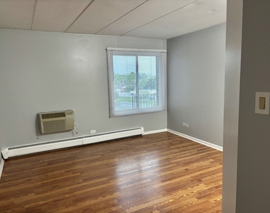 18 E Old Willow Road - Photo Thumbnail 9