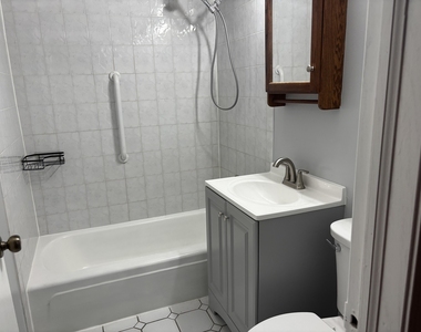 18 E Old Willow Road - Photo Thumbnail 12