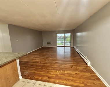 18 E Old Willow Road - Photo Thumbnail 7