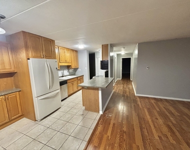 18 E Old Willow Road - Photo Thumbnail 5