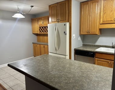 18 E Old Willow Road - Photo Thumbnail 3