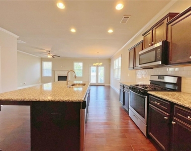 330 Holdings Drive - Photo Thumbnail 8