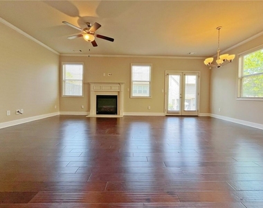 330 Holdings Drive - Photo Thumbnail 5