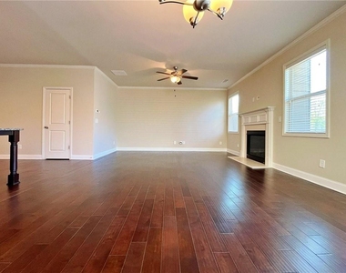 330 Holdings Drive - Photo Thumbnail 11