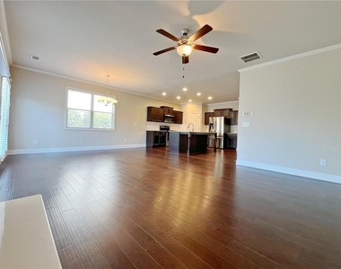 330 Holdings Drive - Photo Thumbnail 12