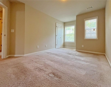 330 Holdings Drive - Photo Thumbnail 24