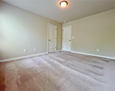 330 Holdings Drive - Photo Thumbnail 23
