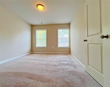 330 Holdings Drive - Photo Thumbnail 22