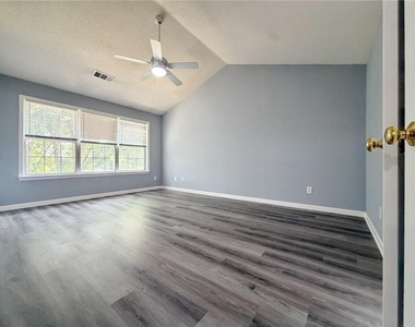 11545 Carriage Park Lane - Photo Thumbnail 16